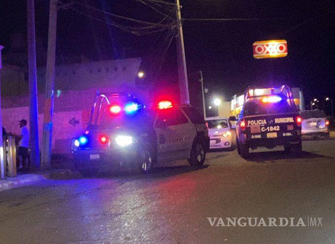 $!Policía herido durante la maniobra del tráiler en reversa.