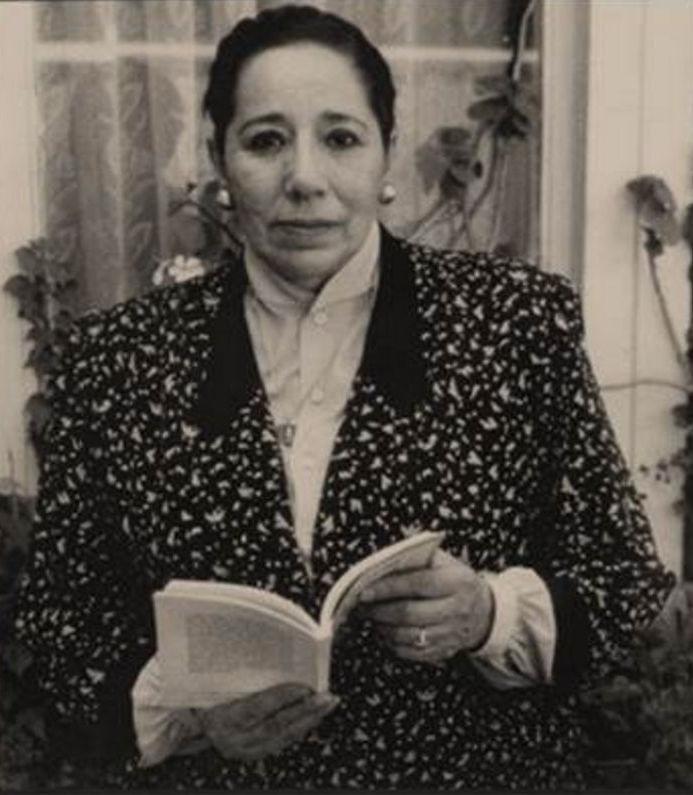 $!La poeta Enriqueta Ochoa, cuyo legado literario ha sido significativo, es una propuesta para ser reconocida en la Rotonda.