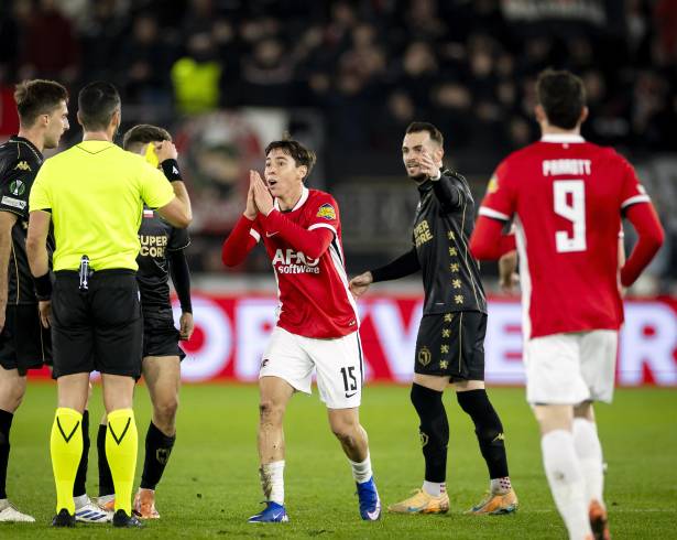 Mateo Chávez fue titular con el AZ Alkmaar en la derrota 4-3 ante Fortuna Sittard, tal como ocurrió entre semana en la Conference League.