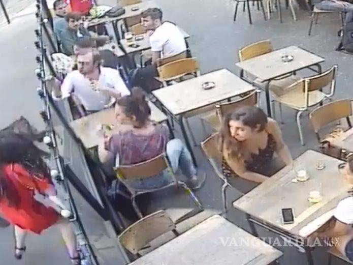 Detienen a hombre que golpeó a mujer por defenderse de acoso en Francia