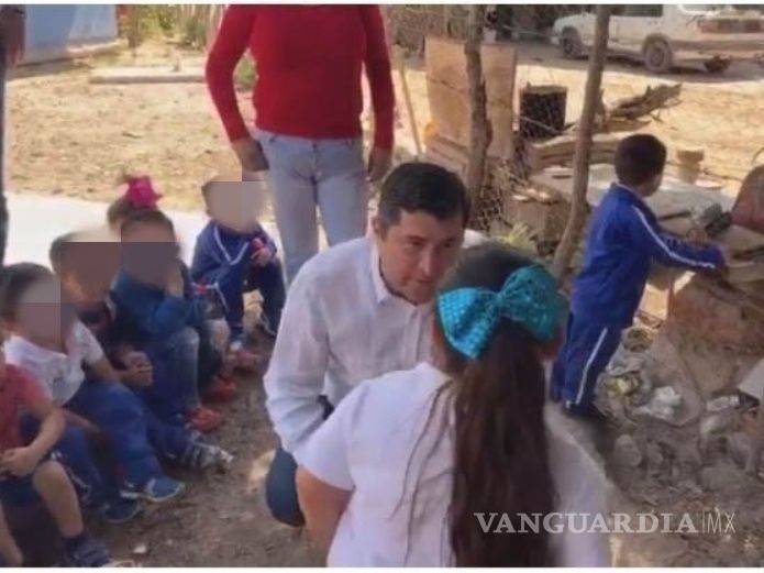 "Tiene obesidad espantosa, horrible", dice alcalde de Ahoma, Sinaloa a niña frente a sus compañeros