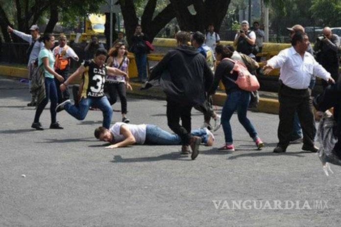 $!UNAM expulsa a 3 estudiantes más por ataque a alumnos en Rectoría