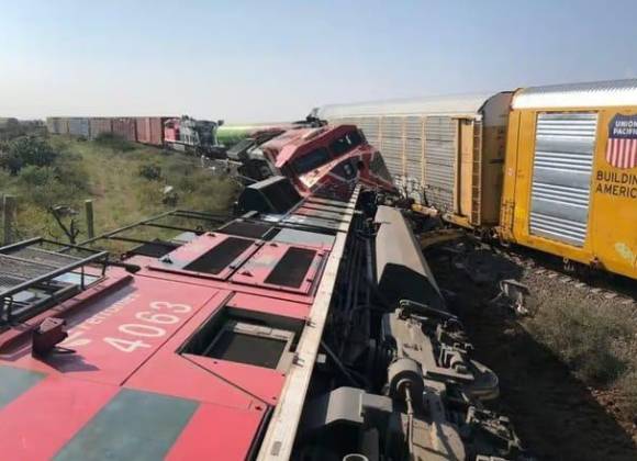Choque entre trenes deja dos muertos y cuatro heridos en Fresnillo