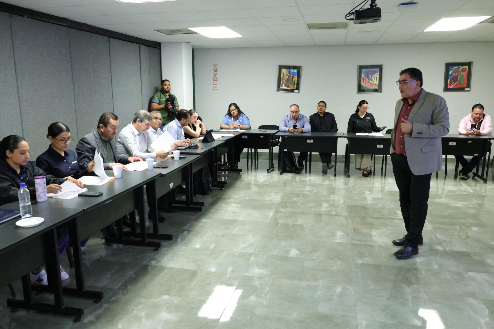 UTC impulsa carrera en semiconductores; comparan impacto con GM y Chrysler