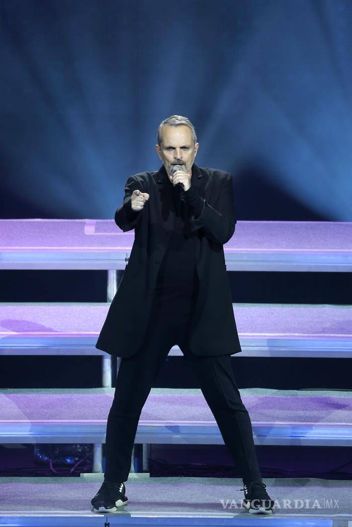 $!Miguel Bosé canta en Ciudad de México por la paz y contra los muros