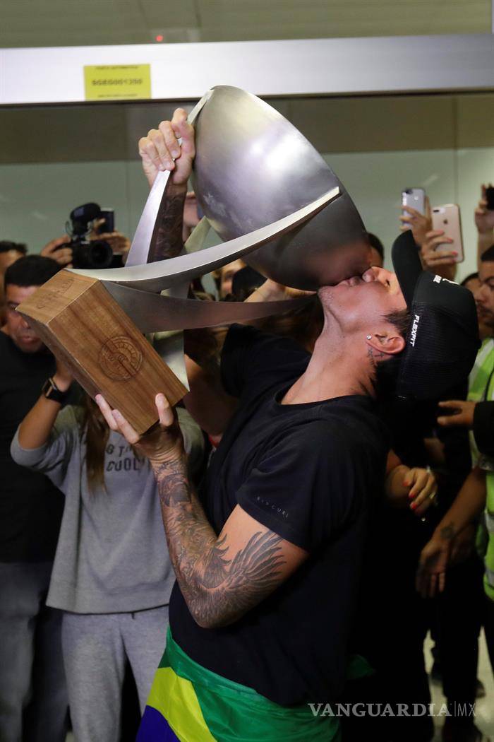 $!Gabriel Medina, bicampeón mundial de surf: "Creí mucho en mi sueño"