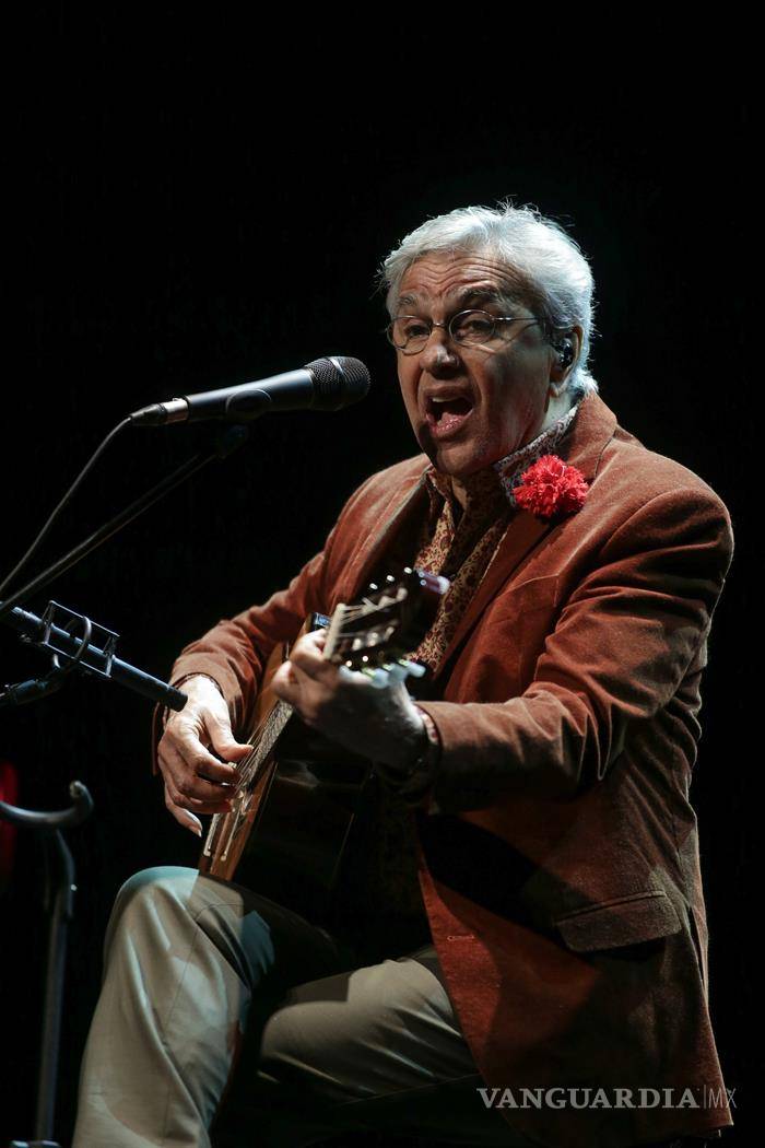 $!En mis "shows" canto "Cucurrucucú paloma" por Obama, dice Caetano Veloso