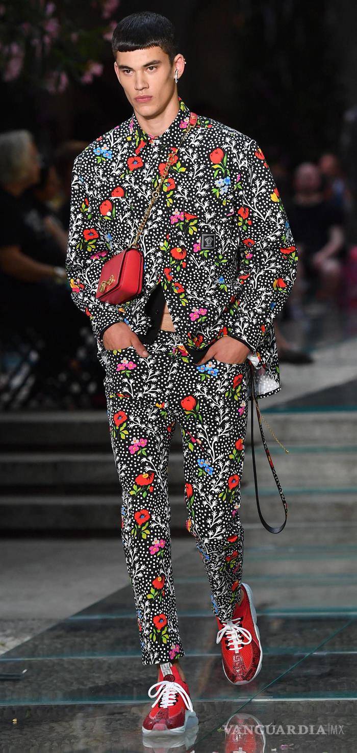 $!Prada propone bermudas y gorros de montaña para su verano frío y remoto