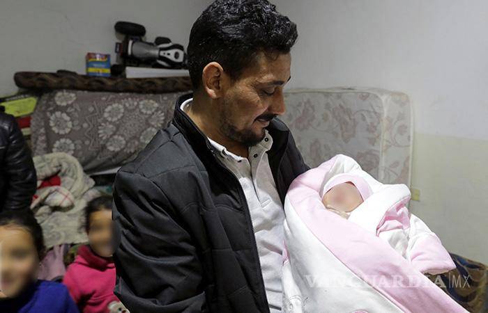 $!‘Bebé milagro’ nacida bajo los escombros en Siria fue adoptada