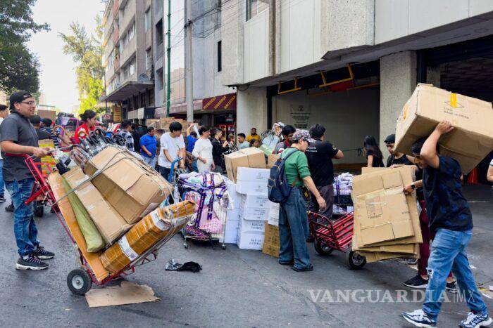 $!Cierra la Plaza Izazaga 89 tras operativo