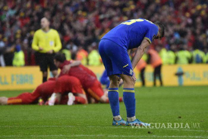 $!Rl capitán Andriy Yarmolenko corrió con la desgracia de marcar en su propio marco