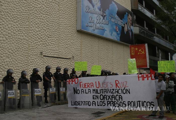 $!Comisión lleva a Vicente Fox, Felipe Calderón y Ulises a La Haya por presuntos crímenes en Oaxaca