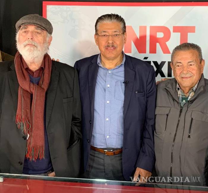 $!Ing. Alejandro Carranza de la Peña, Lic. José T. Pérez Franco y Lic. Enrique Neávez Muñiz, durante un encuentro de la Asociación Venustiano Carranza, donde se abordaron temas relacionados con su labor y proyectos en Saltillo.