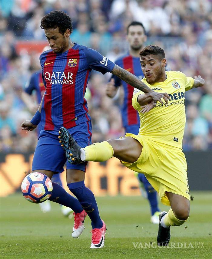 $!Neymar se pelea en entrenamiento con ayudante de Luis Enrique