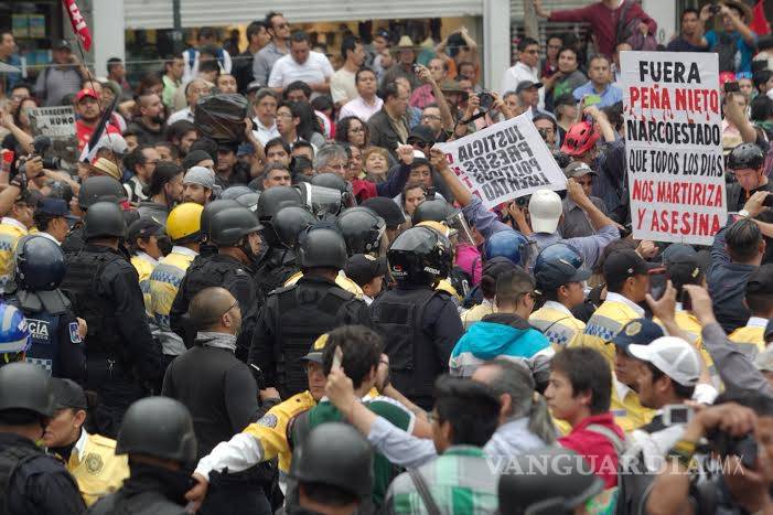 $!Marchan maestros del Ángel al Zócalo