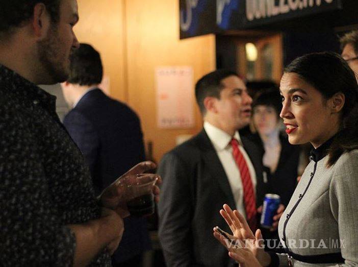 $!Alexandria Ocasio hace historia: Pasa de ser mesera a la congresista más joven en Estados Unidos