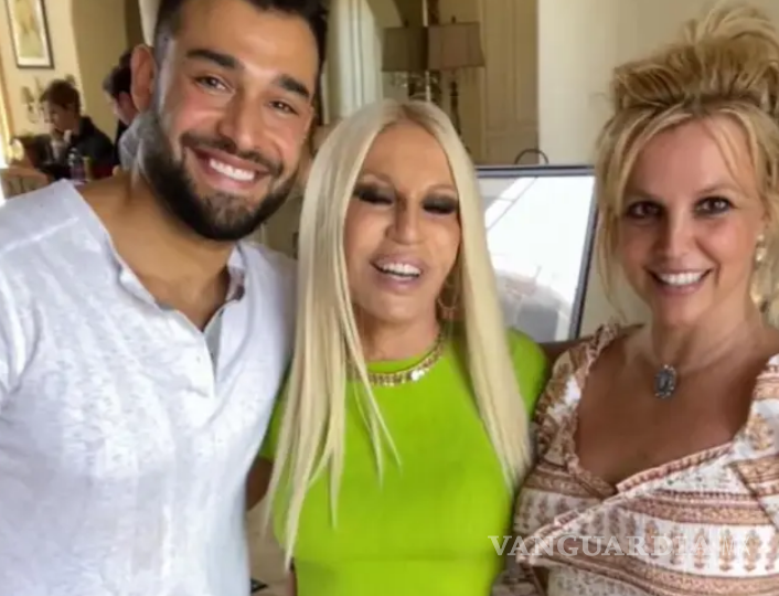 $!Spears y Asghari han sido pareja desde 2016, luego de conocerse en el set de su video “Slumber Party”.