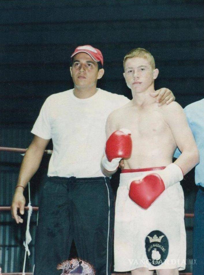 $!El 29 de octubre de 2005, con apenas 15 años, Saúl ‘Canelo’ Álvarez debutó como profesional en Tonalá, Jalisco, venciendo por nocaut técnico en el cuarto asalto a Abraham González.