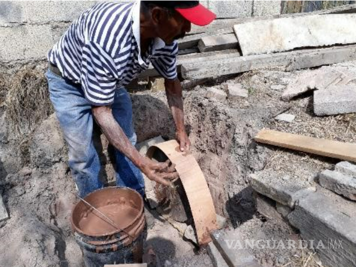 Ladrilleros queman llantas en Saltillo; vecinos se quejan de contaminación
