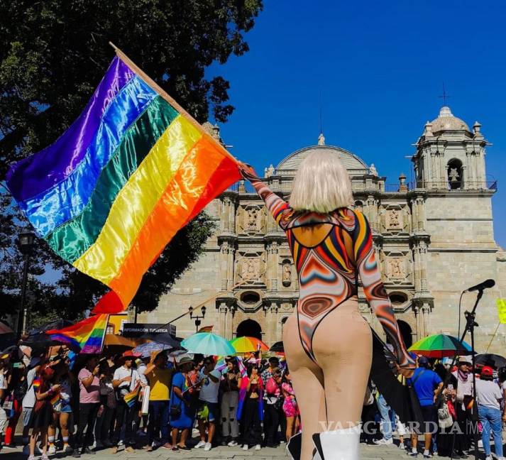 $!Miles celebraron el orgullo y la diversidad sexual en Oaxaca