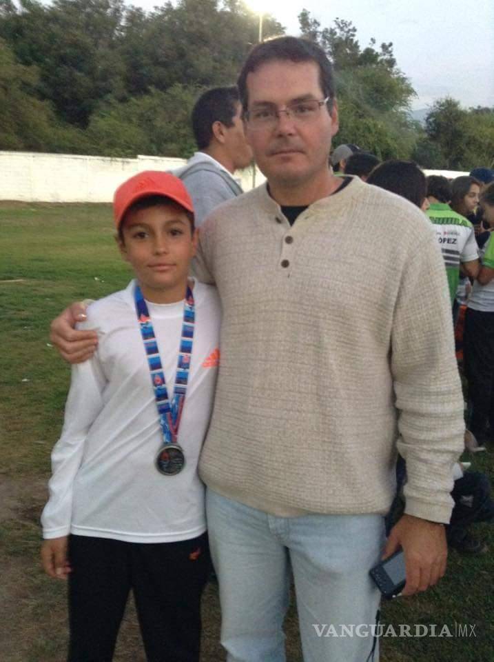 $!Matías con su papá, Nicolás Grande.