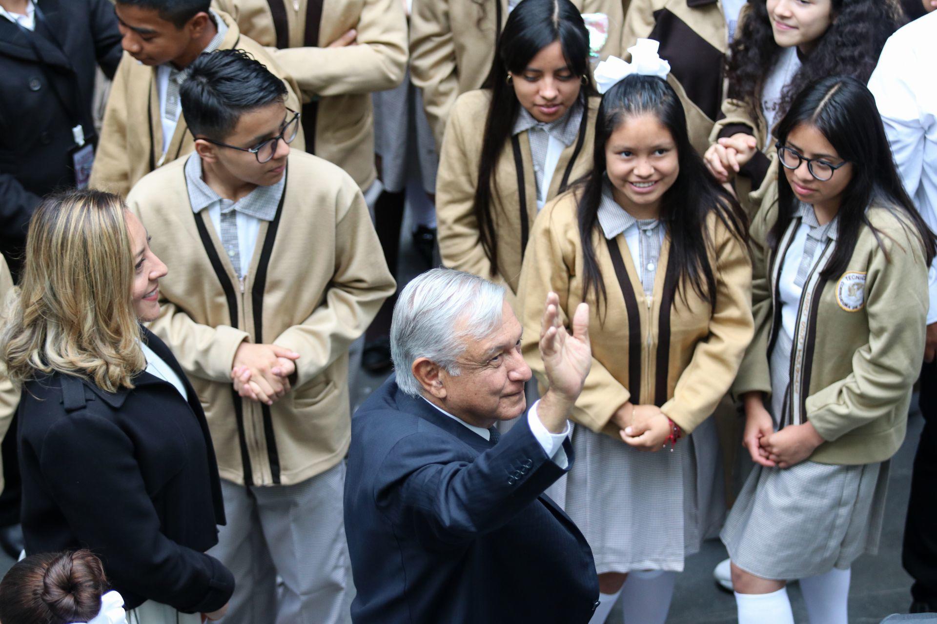 Caen gasto educativo, matrícula, pruebas... en sexenio de AMLO. Noticias en tiempo real