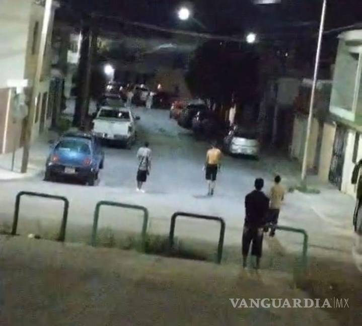 $!Al menos tres jóvenes fueron asegurados por elementos de seguridad y trasladados a las celdas municipales.