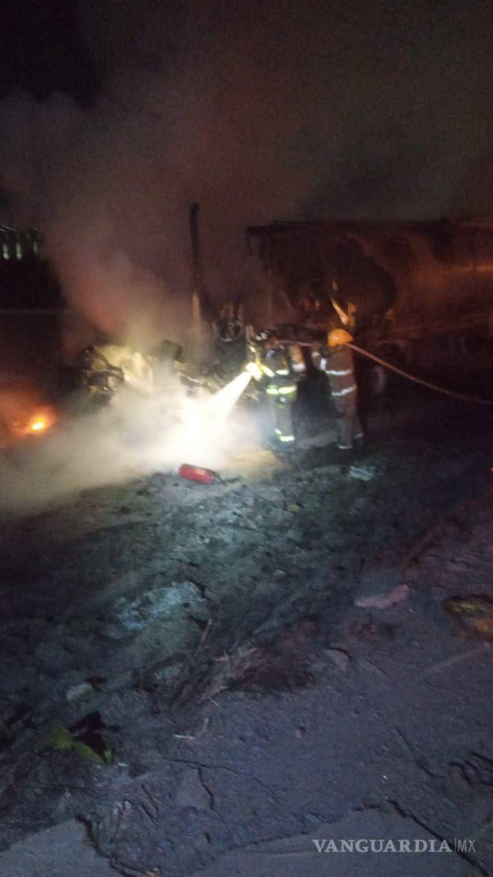 $!Se trataba de un tractocamión con un remolque tipo Tolva de la empresa Pilgrims.