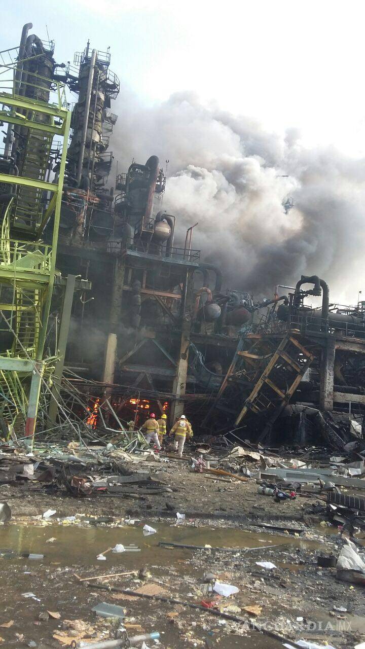 $!Explosión en planta petroquímica Pajaritos deja 3 muertos y 136 heridos (FOTOS)
