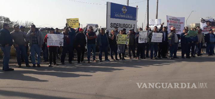 $!Obreros de AHMSA se manifiestan en contra de Napoleón Gómez Urrutia