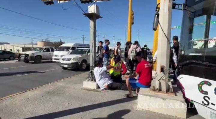 $!El percance ocurrió alrededor de las 16:00 horas en la colonia Lomas del Refugio, movilizando a cuerpos de emergencia y personal de movilidad urbana.