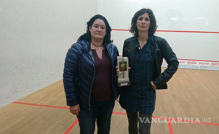 $!Premian a ganadoras de torneo de squash con cera para depilar, ¡y un vibrador!
