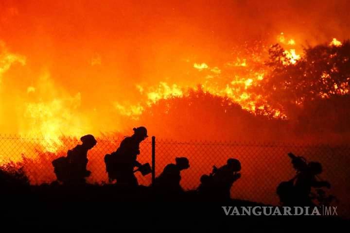 $!Los bomberos mexicanos pidieron ser enviados de inmediato a las zonas boscosas de LA.