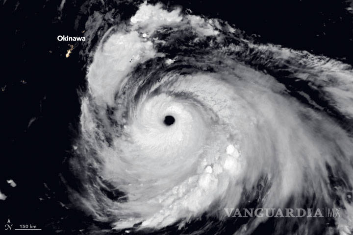 $!Comienzan las evacuaciones en el sudoeste de Japón ante el avance del tifón Haishen
