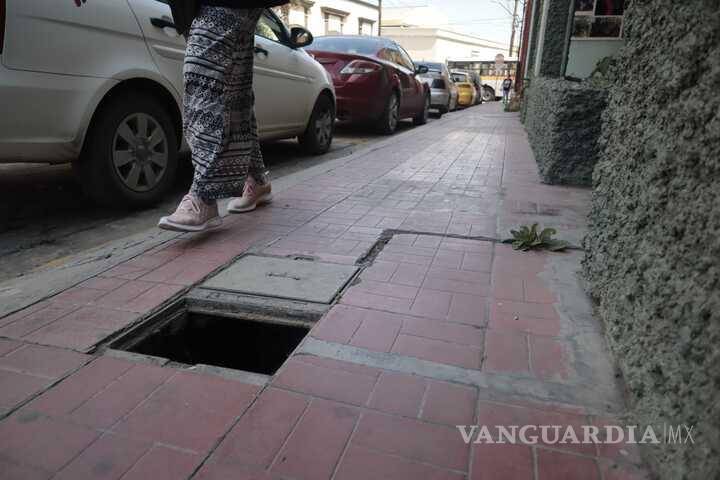 $!La mala calidad de las banquetas fue señalada por los ciudadanos.