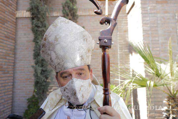 $!Obispo Hilario González bendice Cripta San José para el eterno descanso en la Iglesia Padre Nuestro de Saltillo