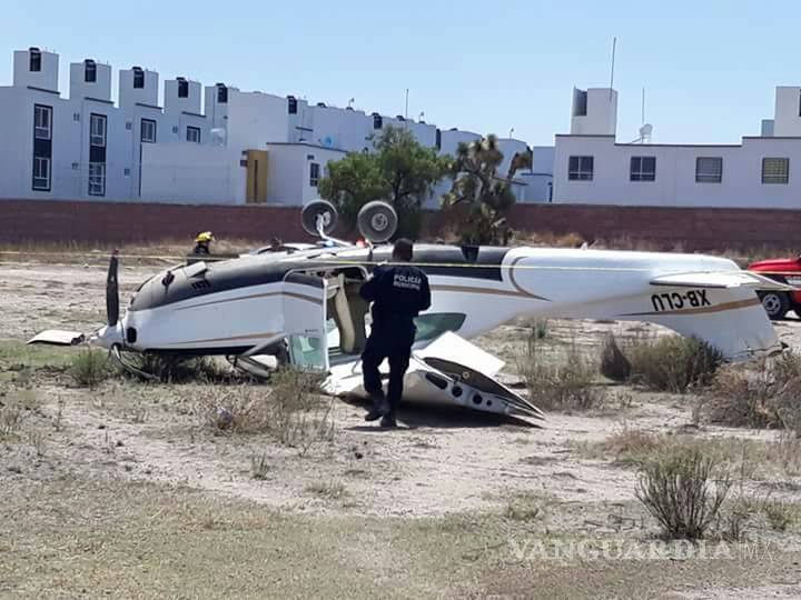 $!Avioneta aterriza de emergencia en fraccionamiento de Pachuca