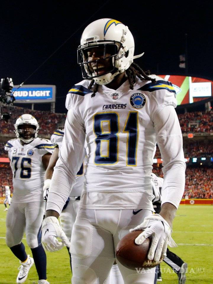 $!¡Electrocutados! Los Chiefs reciben una descarga de último minuto y los Chargers ganan en el TNF con una conversión