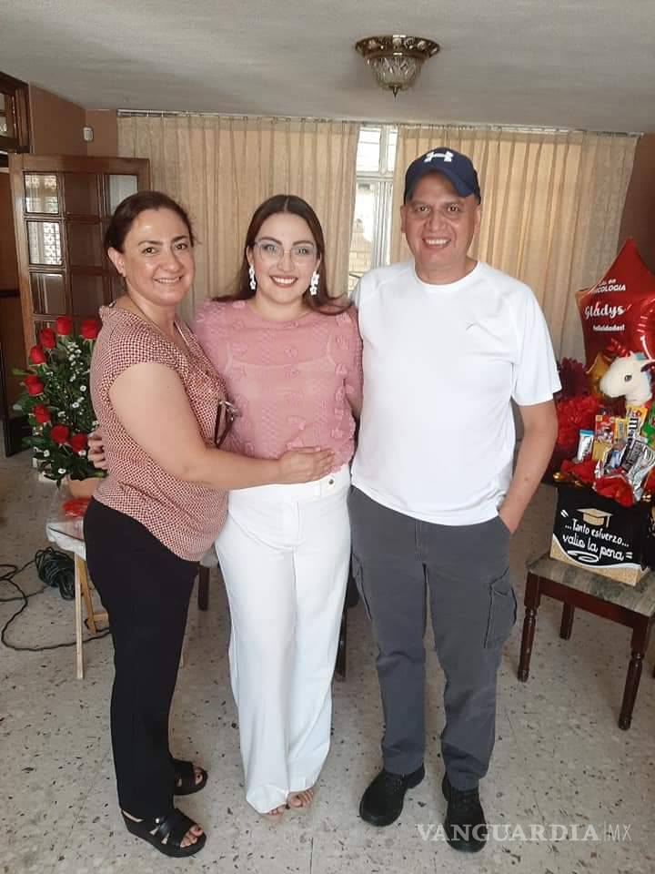 $!Realiza alumna de la UAdeC examen profesional en línea por contingencia de COVID-19
