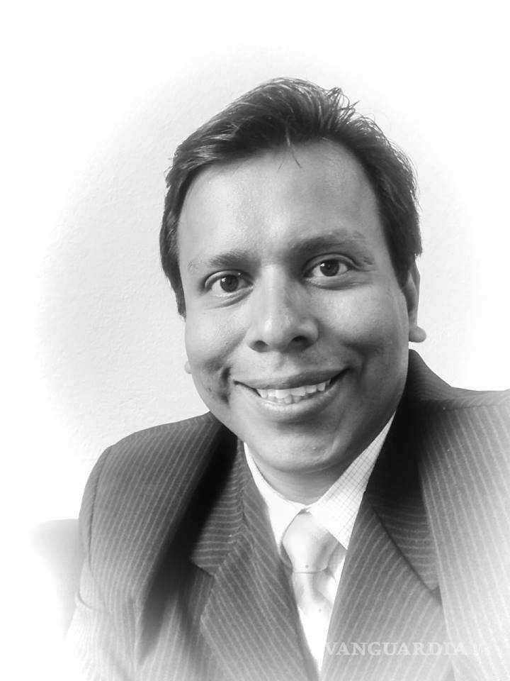 $!Muere periodista Lorenzo Cardenas y su familia al chocar de frente contra tráiler en Saltillo