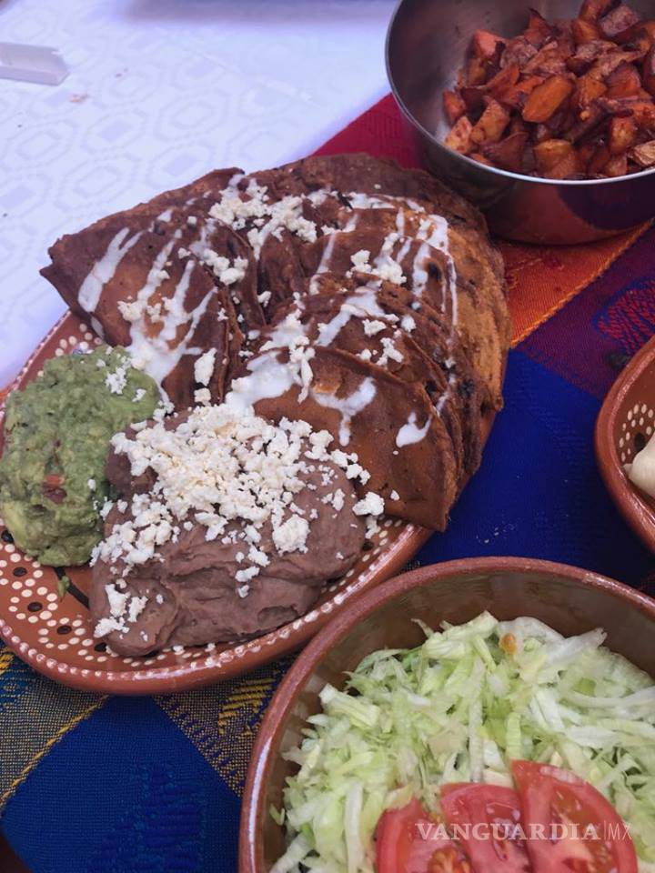 $!A celebrar a México, con unas tradicionales enchiladas