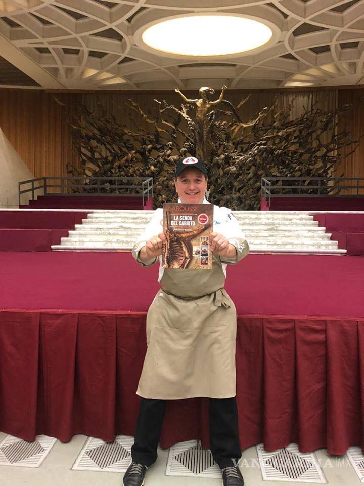 $!El Papa Francisco comerá cabrito, tortillas de harina y machacado con huevo gracias al chef saltillense Juan Ramón Cárdenas