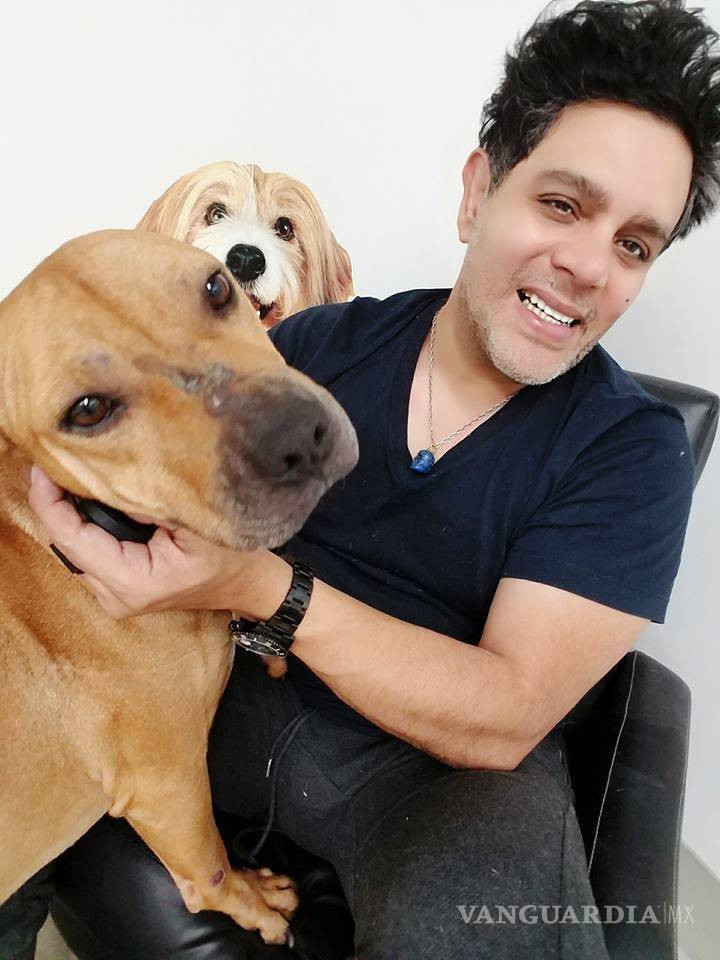 $!Raúl Julia-Levy acusa a Alejandro Fernández de maltrato animal