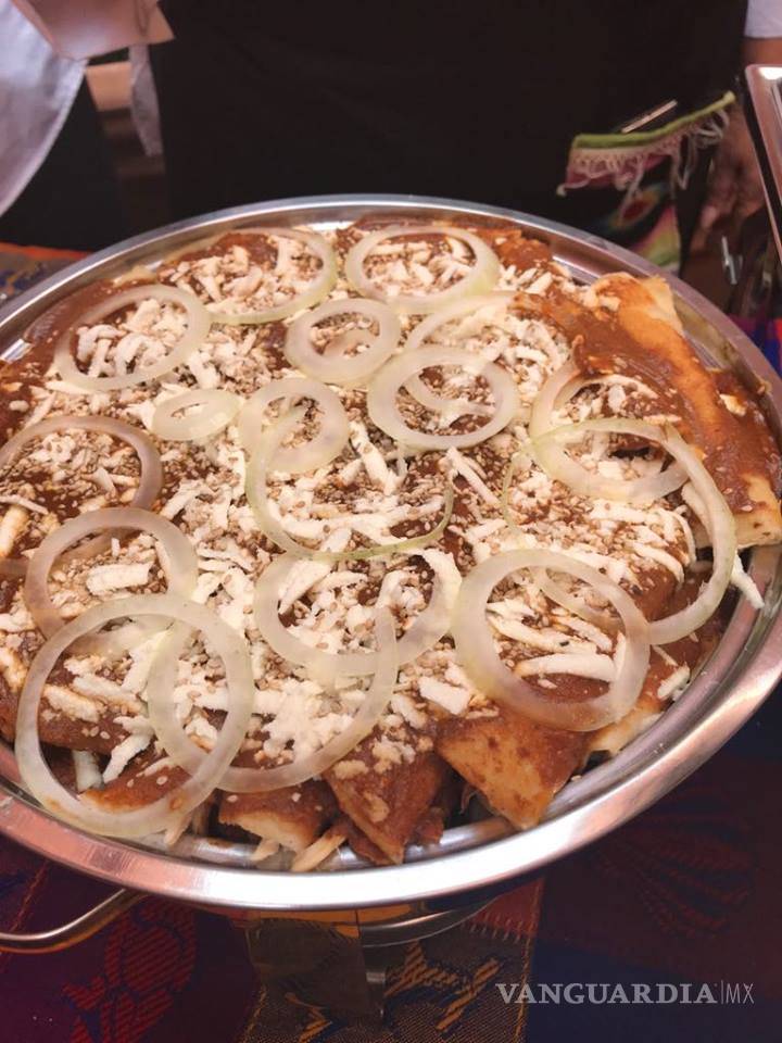 $!A celebrar a México, con unas tradicionales enchiladas