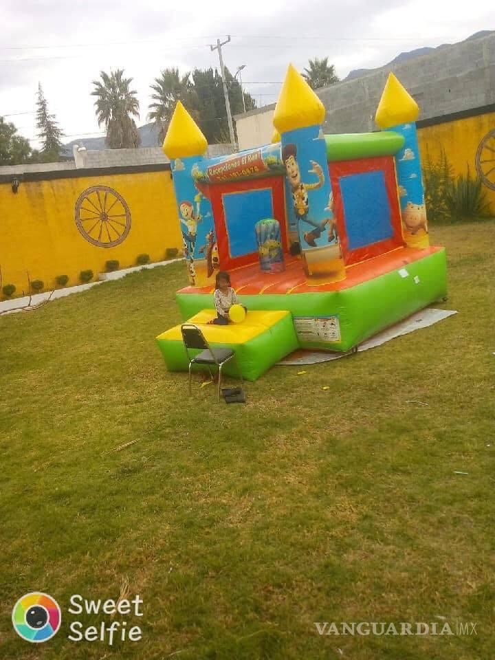 $!En Saltillo invitados 'plantan' a niña en su cumpleaños, usuarios se enteran y le llevan a 'Bely y Beto'