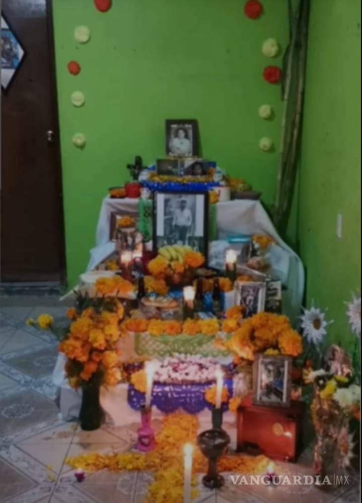 $!¿Ya viste estos altares en Saltillo? Dedicados a familiares, Walt Disney, Juan Gabriel, Cri-Cri y más (Fotos)