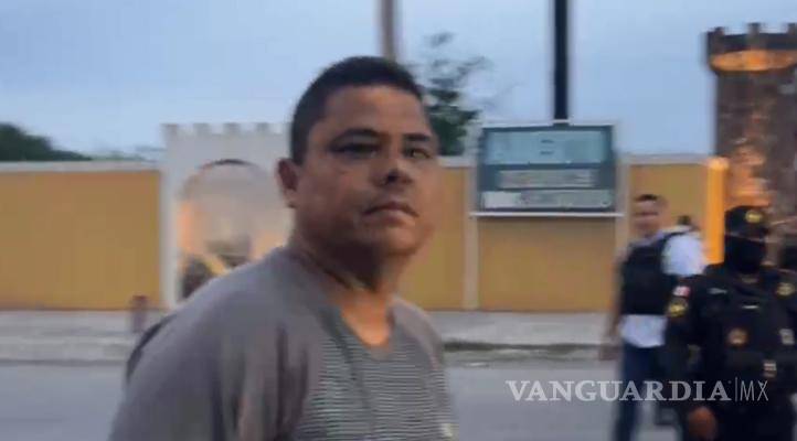 $!Luego de que había trascendido que se encontraba un importante hallazgo en el hotel Nueva Castilla, esta noche el padre de Debanhi confirma a un reportero que se encontró un cuerpo en ese lugar.