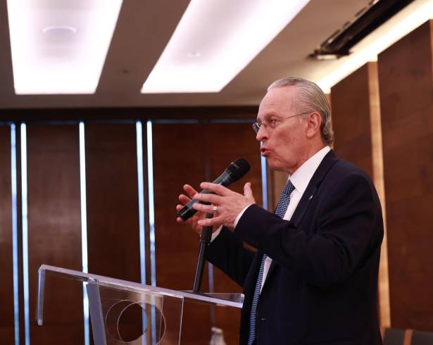 José Medina Mora, presidente del Consejo Coordinador Empresarial (CCE) durante una conferencia de prensa.