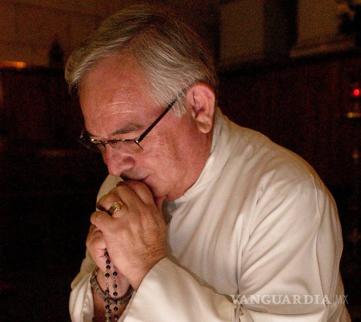 Resulta positivo a COVID-19 el sacerdote Manuel Pachicano