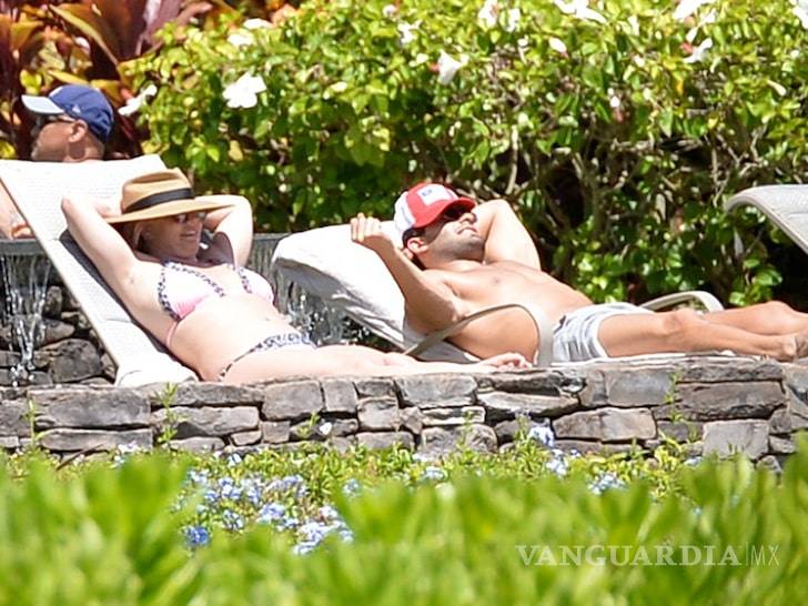 $!Después de la tormenta... ¡Britney se toma unas vacaciones en Hawai!